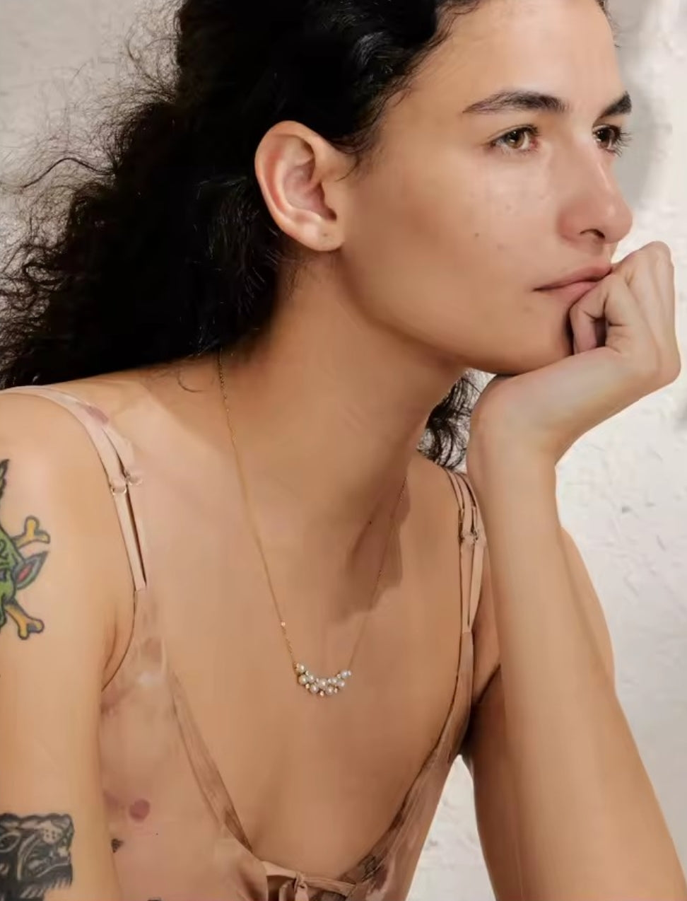 Janne | Pearl and sparkling rhinestone necklace
