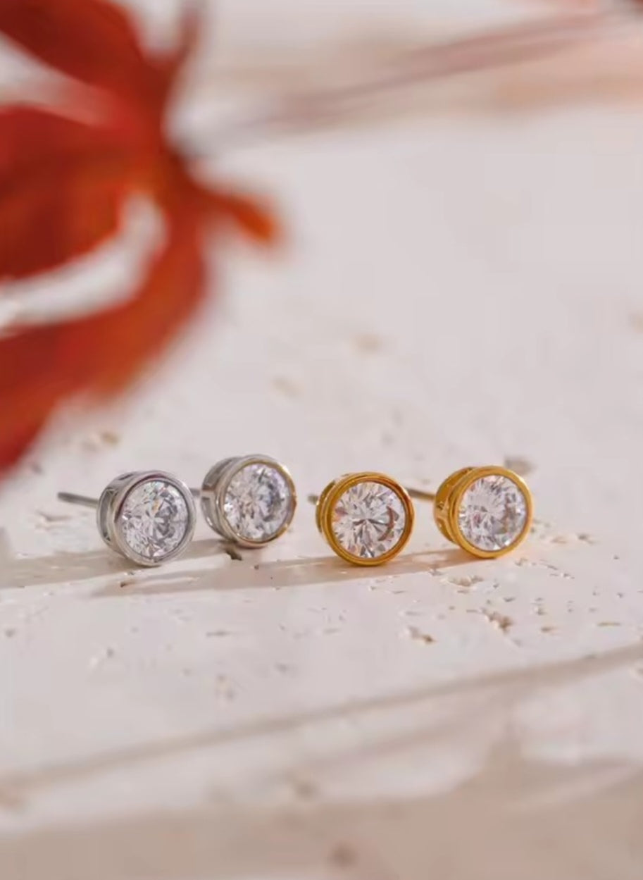 Mya | Boucles d'oreille Clous Rondes