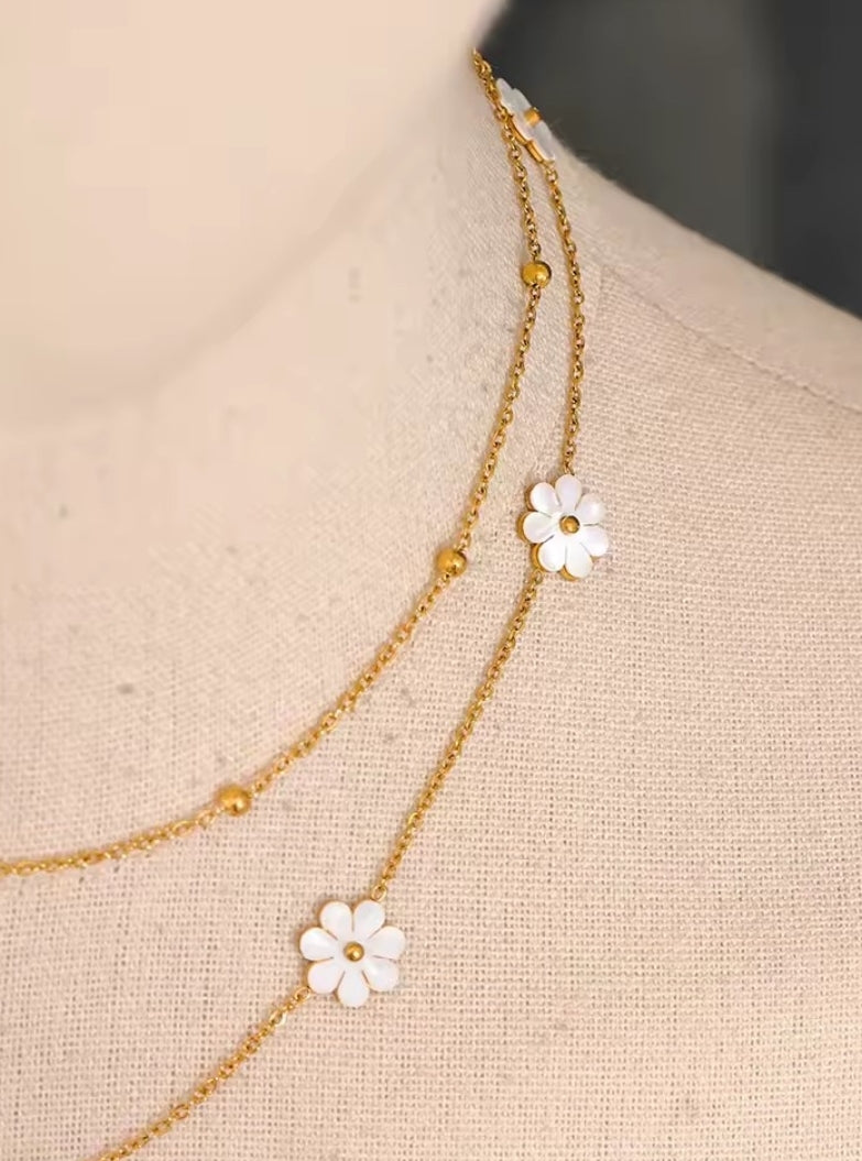 Fleur de Lune | Collier Double Rang à Fleur Nacrée